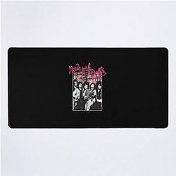 New York Dolls - Pink Graffiti T-Shirt Desk Mat
