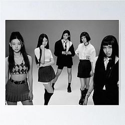 Newjeans black and white cool picture ot5 Poster