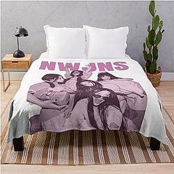 NewJeans pink Throw Blanket