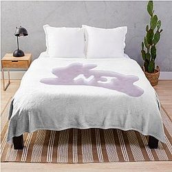 Newjeans bunnies  Throw Blanket
