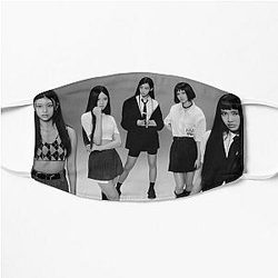 Newjeans black and white cool picture ot5 Flat Mask