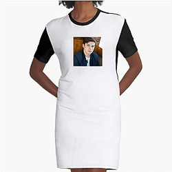 Nick Robinson's breakout film role was in Jurassic World Nick Robinson Dresses
