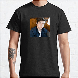 Nick Robinson's breakout film role was in Jurassic World Nick Robinson T-Shirts