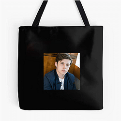 Nick Robinson's breakout film role was in Jurassic World Nick Robinson Bags