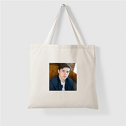Nick Robinson's breakout film role was in Jurassic World Nick Robinson Bags