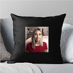 Stage Performer Niki Pillows Cover