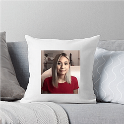 Stage Performer Niki Pillows Cover