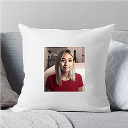 Stage Performer Niki Pillows Cover