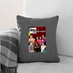 Ocean's 8 features an all-female cast Ocean's 8 Pillows Cover