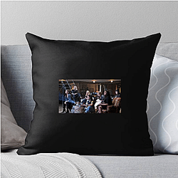 Ocean's 8 stars Sandra Bullock and Cate Blanchett Ocean's 8 Pillows Cover