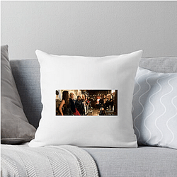 Ocean's 8's plot involves a jewelry heist Ocean's 8 Pillows Cover