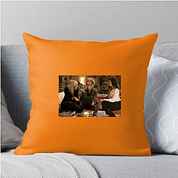 Ocean's 8 is a spin-off of the Ocean's trilogy Ocean's 8 Pillows Cover