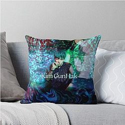 Leedo Oneus Throw Pillow