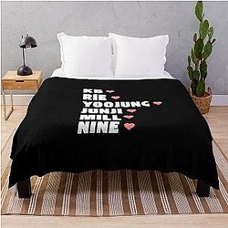 Kpop Group Design BLACK Throw Blanket