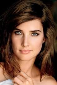 Cobie Smulders Shop Secrets: How the Actress Curates Iconic Looks