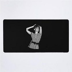 Pat Benatar T-Shirt Desk Mat