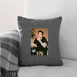 Pete Davidson has a distinctive stand-up style Pete Davidson Pillows Cover