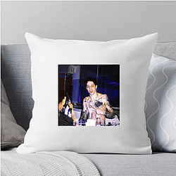 Pete Davidson's humor is often self-deprecating Pete Davidson Pillows Cover