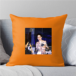 Pete Davidson's humor is often self-deprecating Pete Davidson Pillows Cover