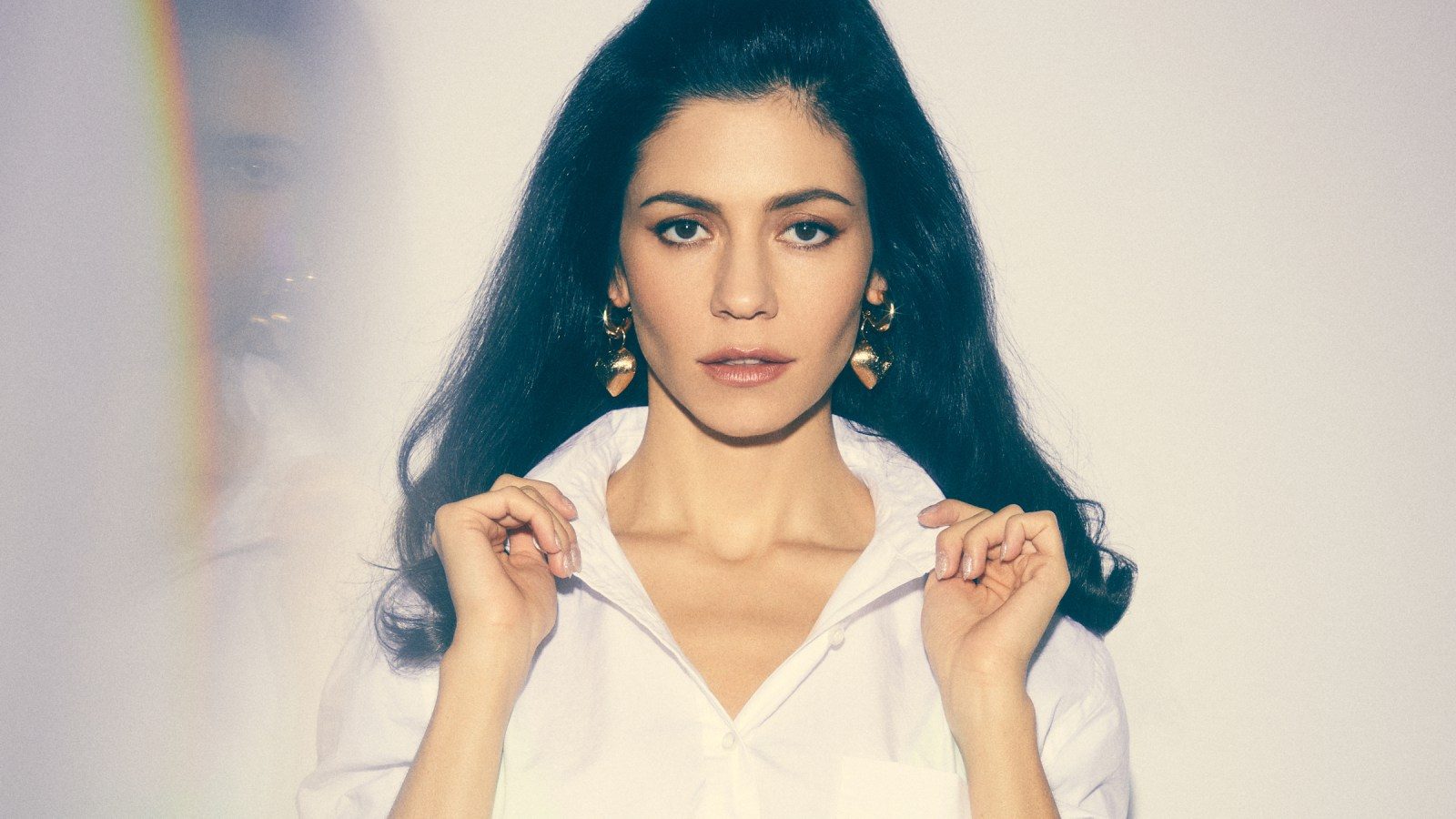The Aesthetics of Marina Fashion, Symbolism, and Visual Storytelling
