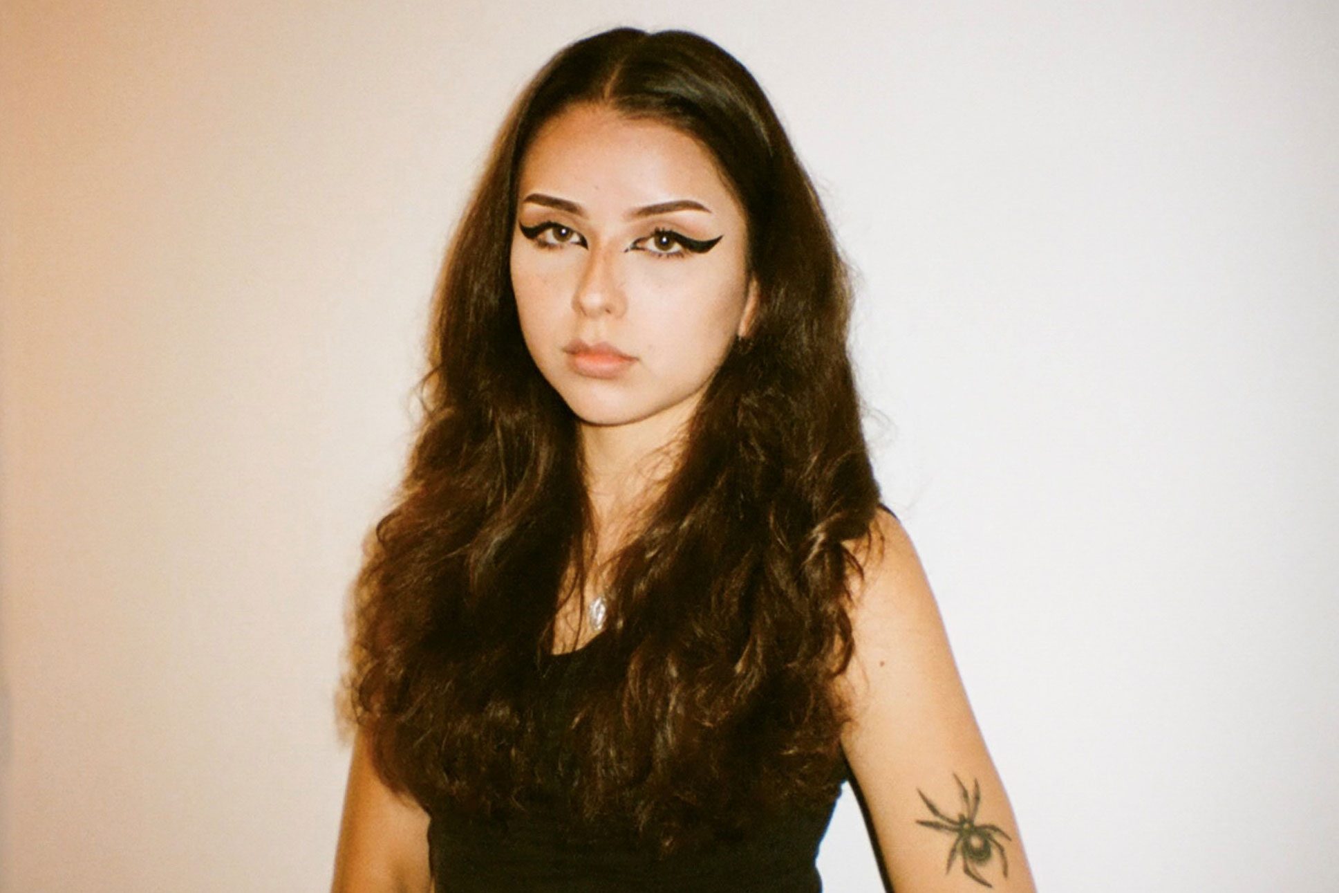 Lexa Gates Shop: Discover the Signature Style of This Rising Singer