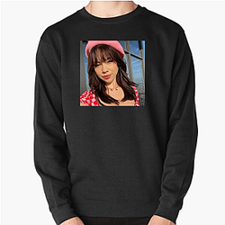 QuarterJade – Exclusive Streamer’s Collection Quarter Jade Sweatshirts