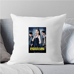 Queen Mantis tells a story full of secrets Queen Mantis Pillows Cover