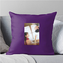 Queen Mantis is a must watch for mystery lovers Queen Mantis Pillows Cover