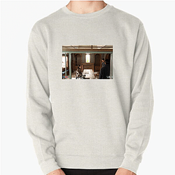 Queen Mantis will keep viewers guessing Queen Mantis Sweatshirts