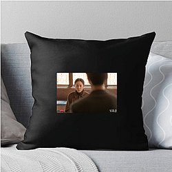 Queen Mantis explores a puzzling crime Queen Mantis Pillows Cover