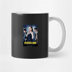Queen Mantis tells a story full of secrets Queen Mantis Mugs