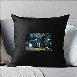 Queen Mantis has an intriguing plot Queen Mantis Pillows Cover