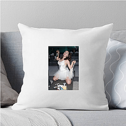 Rachel Sennott A True Masterpiece Rachel Sennott Pillows Cover