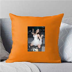 Rachel Sennott A True Masterpiece Rachel Sennott Pillows Cover