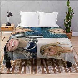 Reneé Rapp 2 Throw Blanket