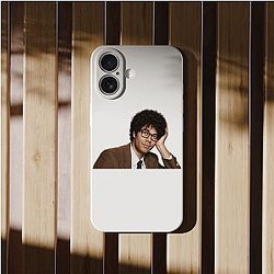 Richard Ayoade - Maurice Moss from The IT Crowd Richard Ayoade iPhone Cases