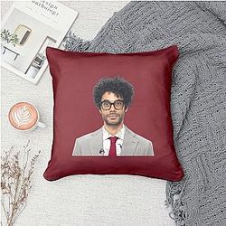 Richard Ayoade - Distinctive Wry Humor Richard Ayoade Pillows Cover