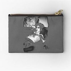 Met Robert Sheehan Pouch