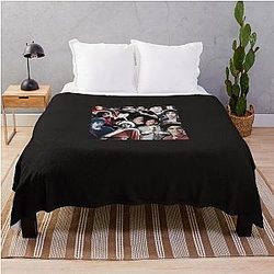 Nathan Young - Robert Sheehan Misfits Classic Throw Blanket