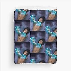 Robert Sheehan as Klaus Hargreeves Duvet Cover