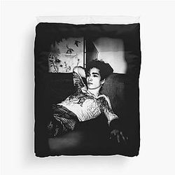 Met Robert Sheehan Duvet Cover