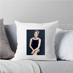 Robin Wright is a versatile performer Robin Wright Pillows Cover