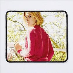 Rosamund Pike Pad