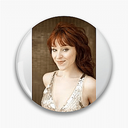 Style Icon Ruth Connell Pins