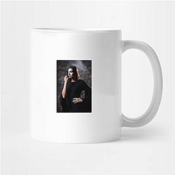 Lifestyle Content Safiya Nygaard Mugs