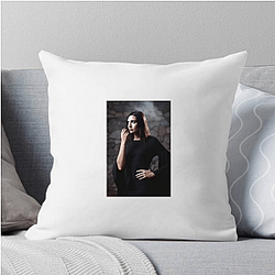 Lifestyle Content Safiya Nygaard Pillows Cover