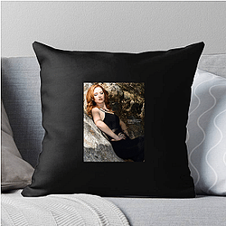 Sarah Drew also starred in the series Everwood Sarah Drew Pillows Cover