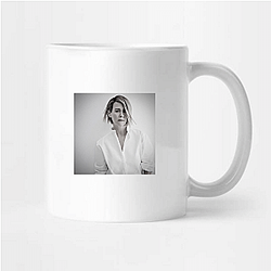 Sarah Paulson is known for her horror and drama roles Sarah Paulson Mugs