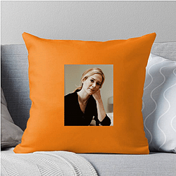 Sarah Paulson is also a stage actress Sarah Paulson Pillows Cover