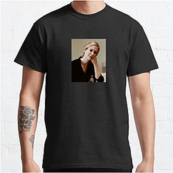 Sarah Paulson is also a stage actress Sarah Paulson T-Shirts